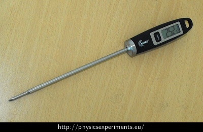 Fig. 2: To measure the temperature we can use, apart form liquid thermometers, a digital piercing thermometer primarily meant as a kitchen thermometer