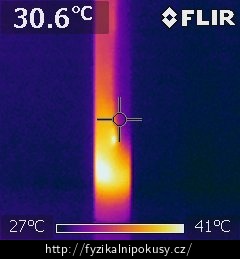 Obr. 5: Model komínové přepážky vyfotografovaný termokamerou